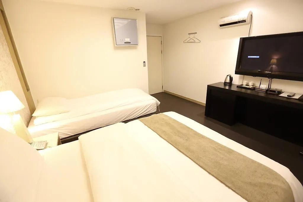 Dodo Tourist Hotel Seoul 3*,